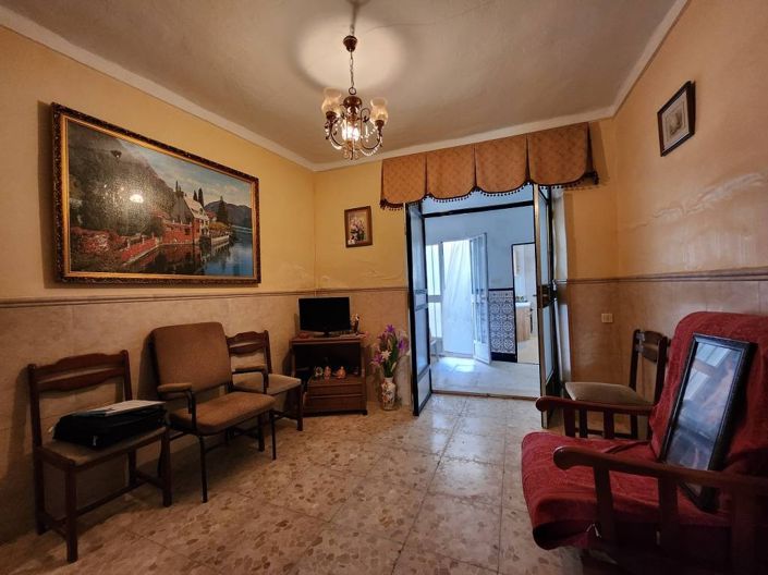 Image No.9-5 Bed Townhouse for sale