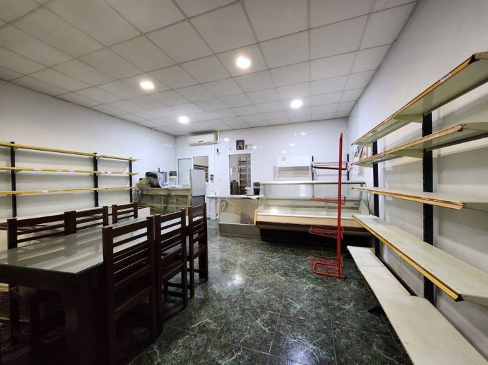 Image No.18-3 Bed Commercial for sale