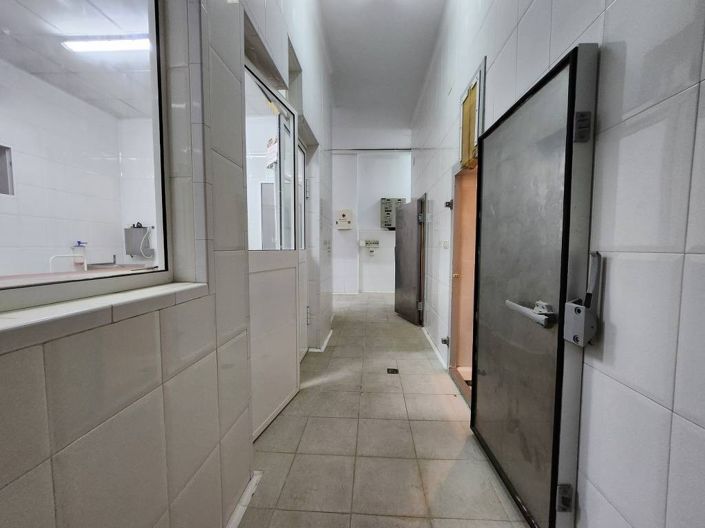 Image No.21-3 Bed Commercial for sale