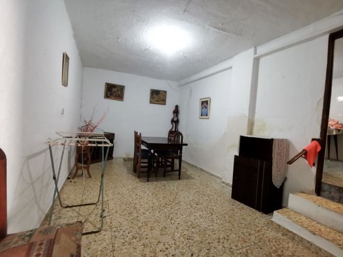 Image No.13-4 Bed Townhouse for sale