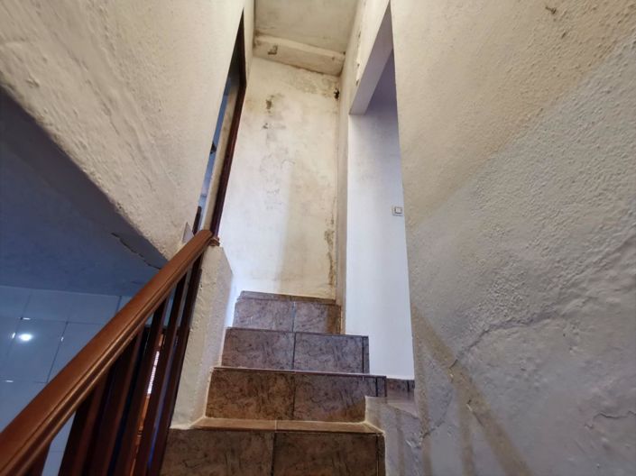 Image No.24-4 Bed Townhouse for sale