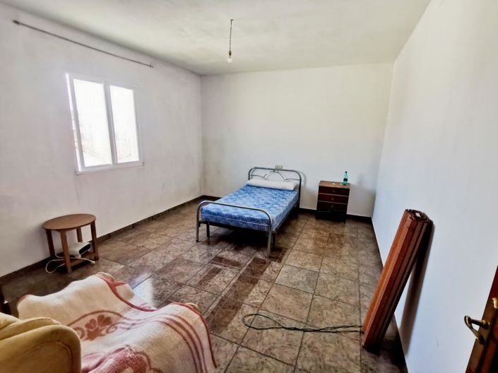 Image No.25-4 Bed Townhouse for sale