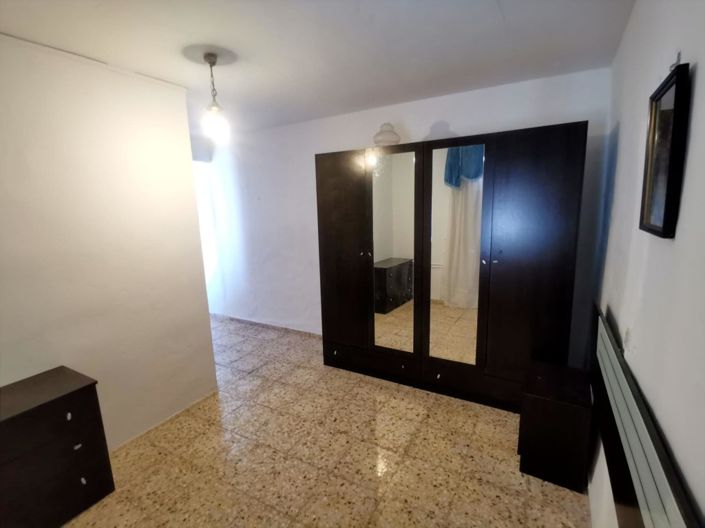 Image No.10-4 Bed Townhouse for sale