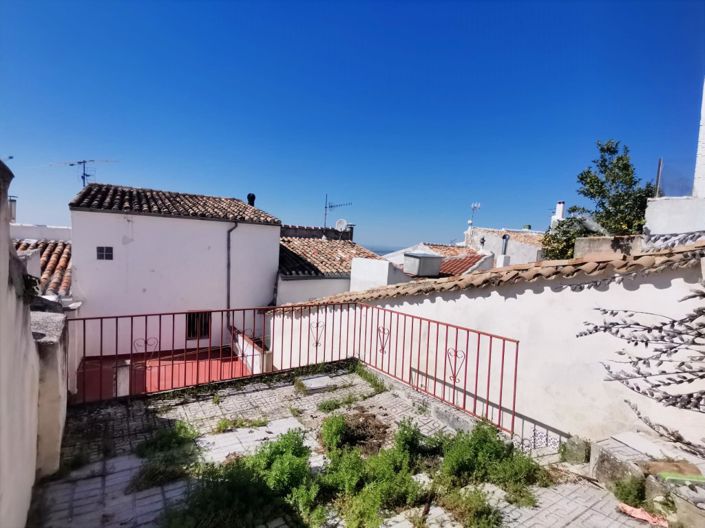 Image No.20-3 Bed Townhouse for sale