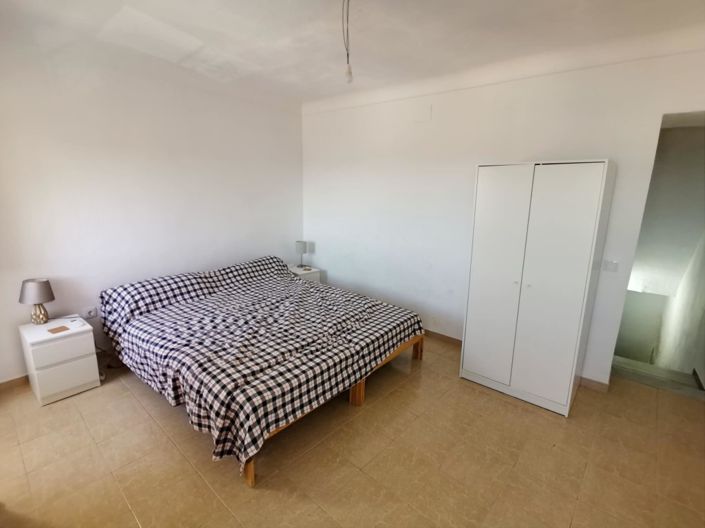 Image No.27-3 Bed Townhouse for sale