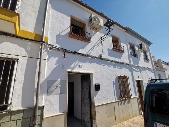 Image No.4-3 Bed Townhouse for sale