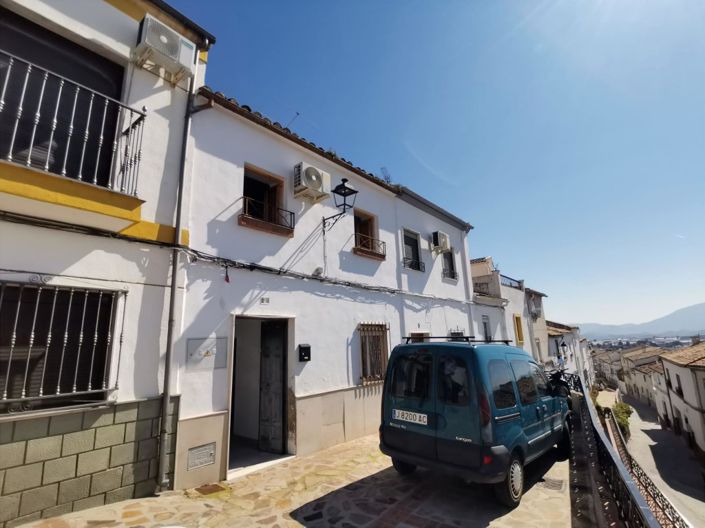 Image No.38-3 Bed Townhouse for sale