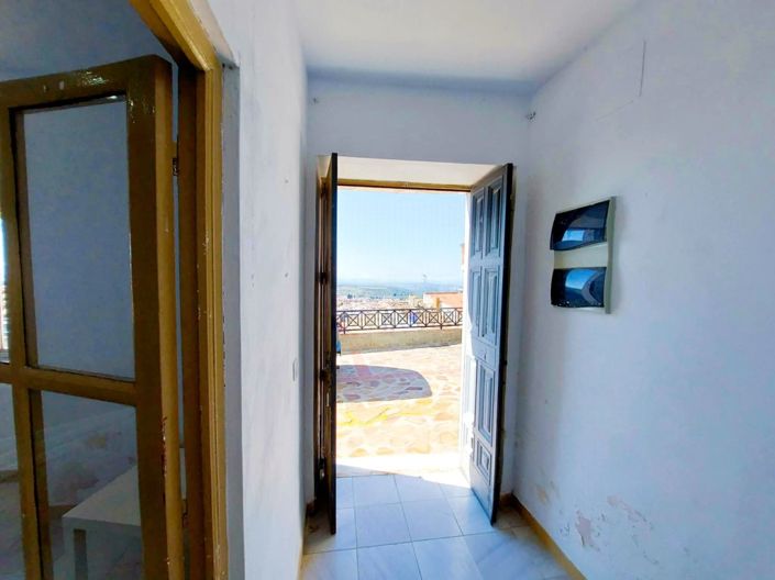 Image No.5-3 Bed Townhouse for sale