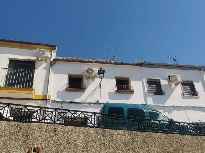 Image No.42-3 Bed Townhouse for sale