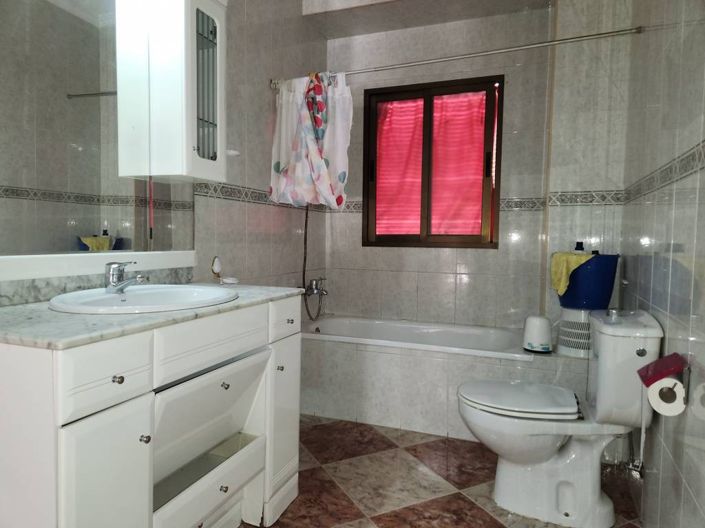 Image No.15-4 Bed Townhouse for sale