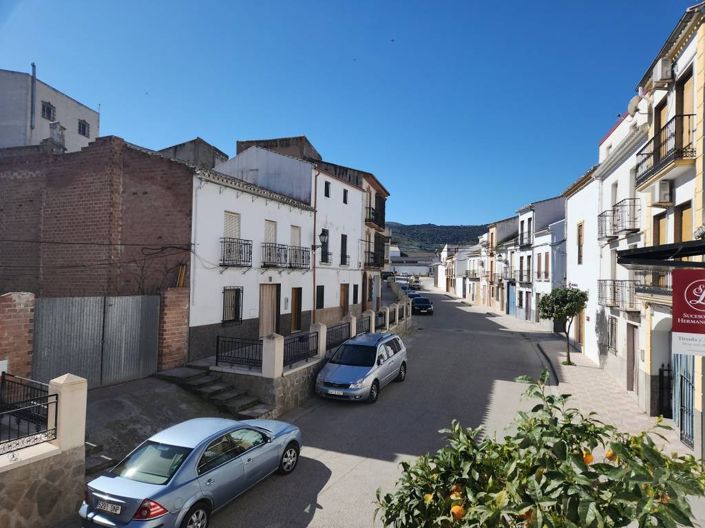 Image No.19-4 Bed Townhouse for sale