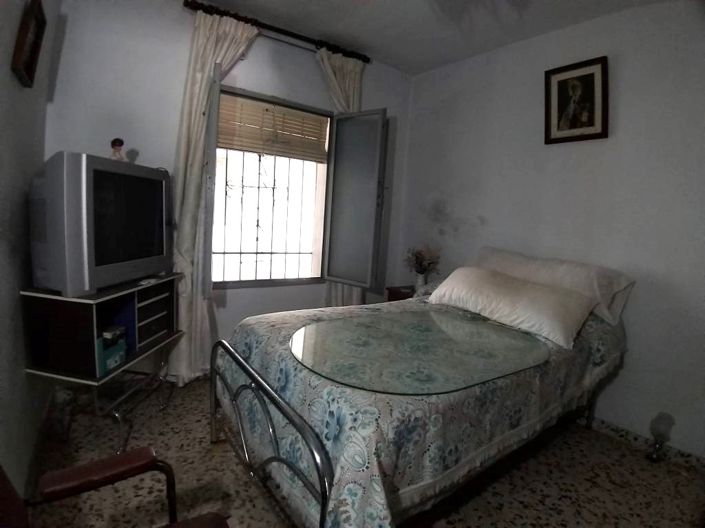 Image No.16-4 Bed Townhouse for sale