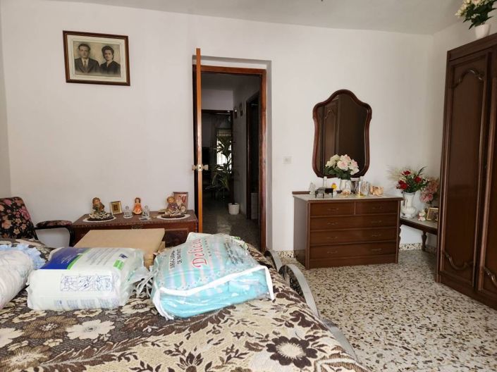 Image No.17-4 Bed Townhouse for sale