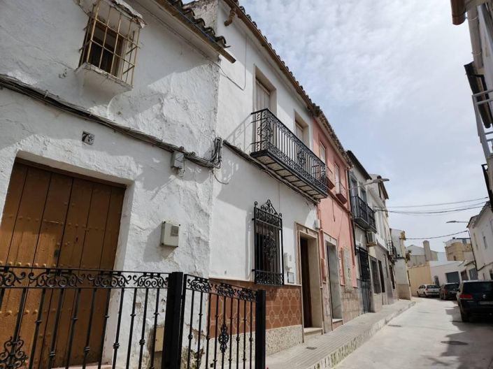 Image No.20-4 Bed Townhouse for sale