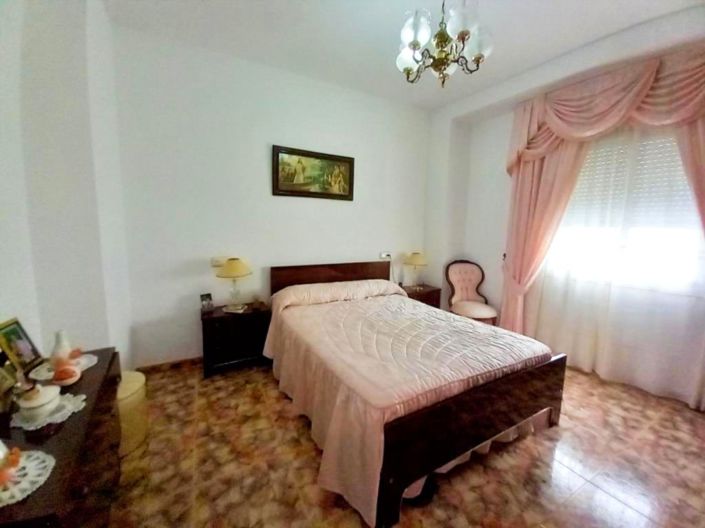 Image No.24-4 Bed Village House for sale