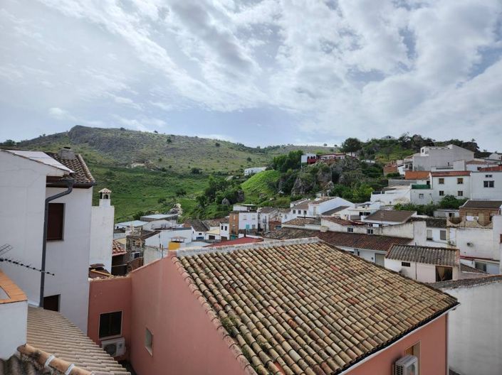 Image No.16-4 Bed Townhouse for sale