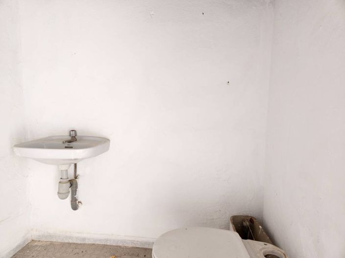 Image No.20-4 Bed Townhouse for sale