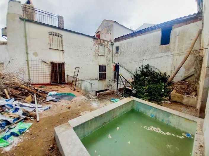 Image No.22-10 Bed Townhouse for sale