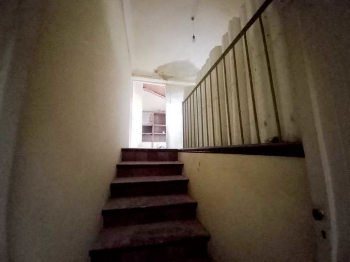 Image No.29-10 Bed Townhouse for sale
