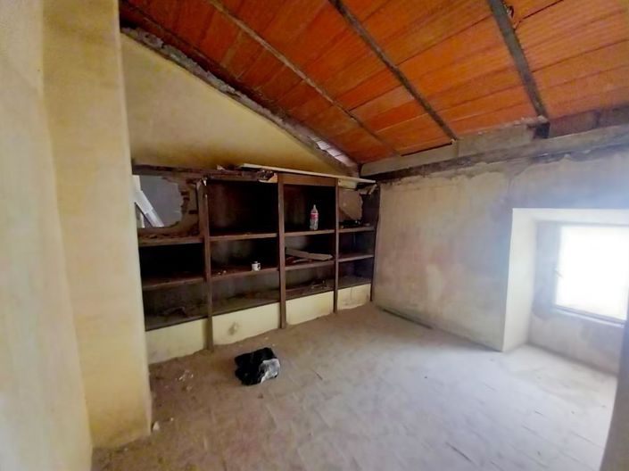 Image No.30-10 Bed Townhouse for sale