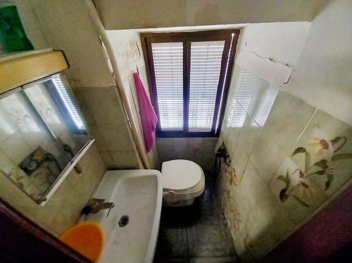 Image No.19-5 Bed Townhouse for sale