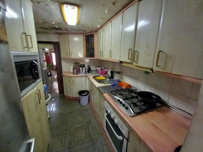 Image No.28-5 Bed Townhouse for sale