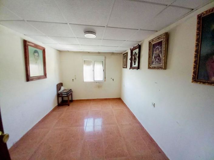 Image No.29-5 Bed Townhouse for sale