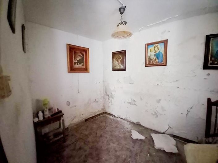 Image No.6-5 Bed Townhouse for sale