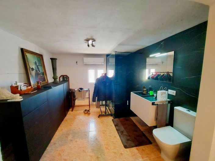 Image No.11-2 Bed Country House for sale