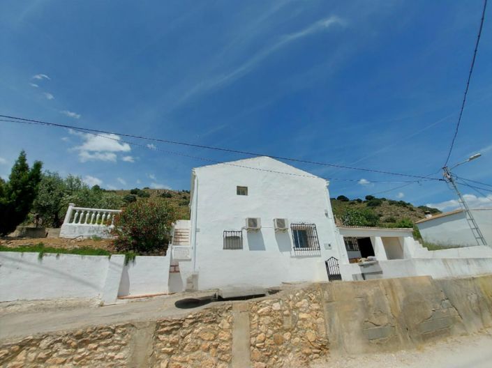 Image No.4-2 Bed Country House for sale