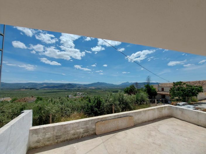 Image No.5-2 Bed Country House for sale