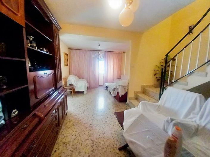 Image No.11-5 Bed Townhouse for sale