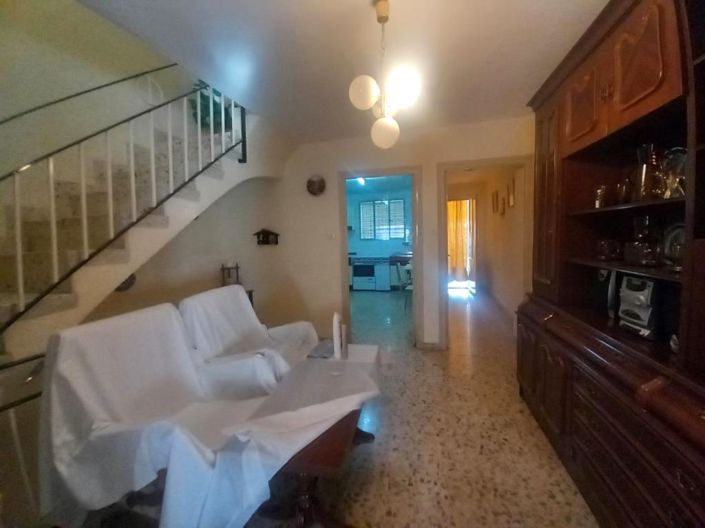 Image No.12-5 Bed Townhouse for sale