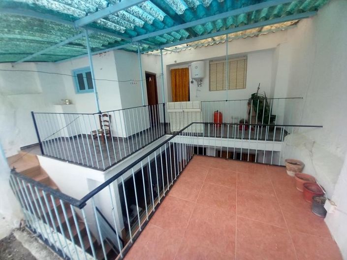 Image No.19-5 Bed Townhouse for sale
