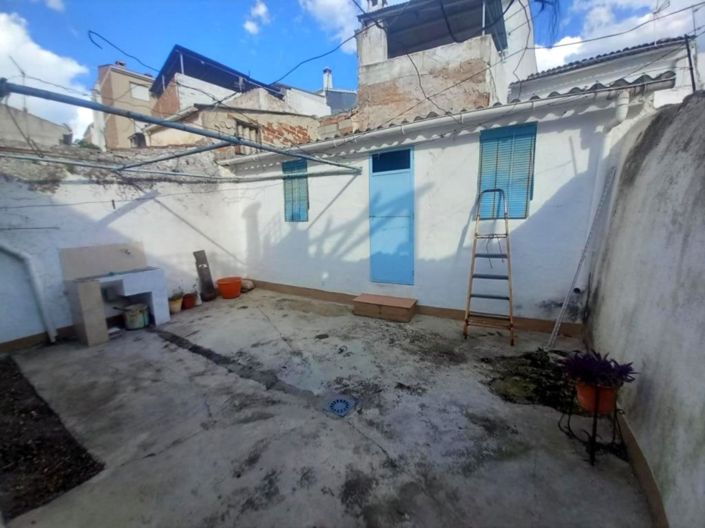 Image No.20-5 Bed Townhouse for sale