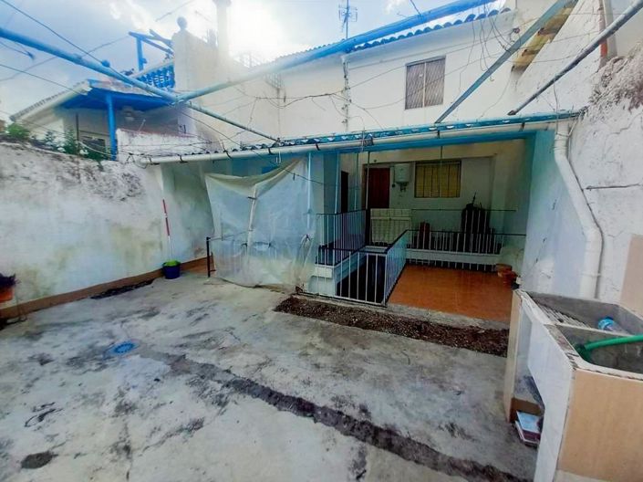 Image No.21-5 Bed Townhouse for sale