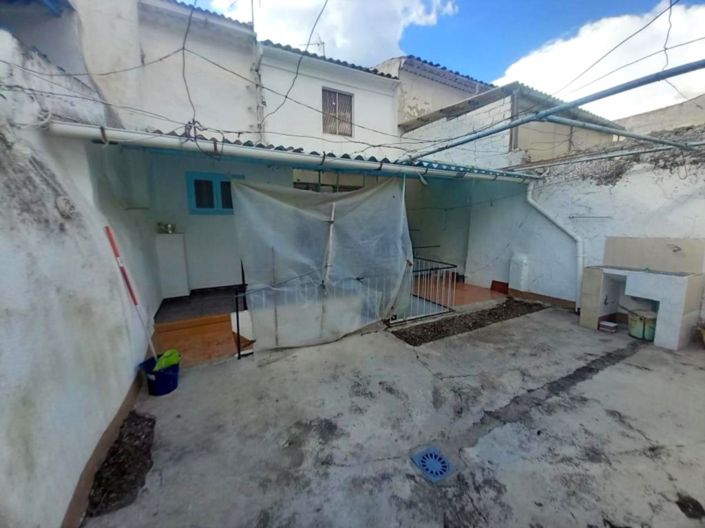 Image No.22-5 Bed Townhouse for sale