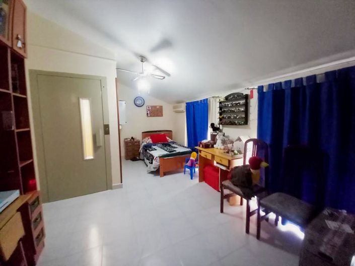 Image No.20-4 Bed Townhouse for sale