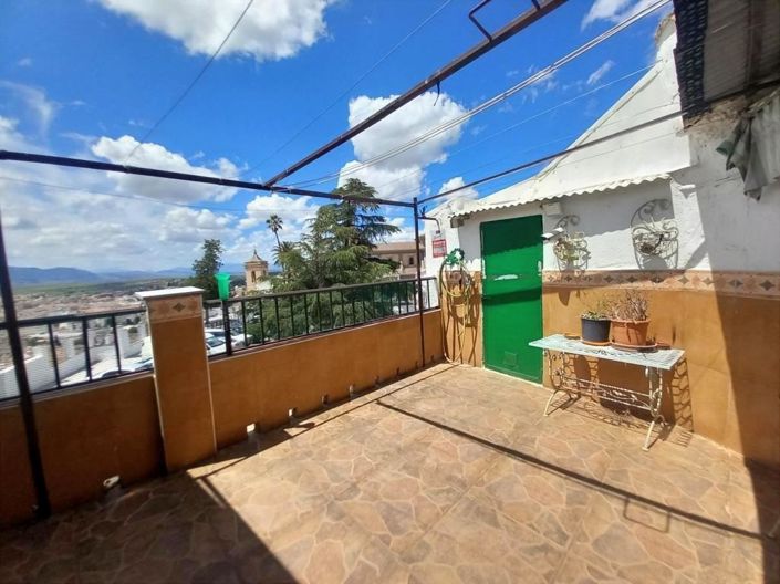 Image No.24-4 Bed Townhouse for sale