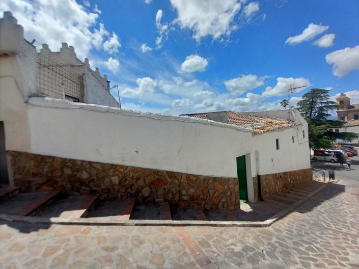 Image No.30-4 Bed Townhouse for sale