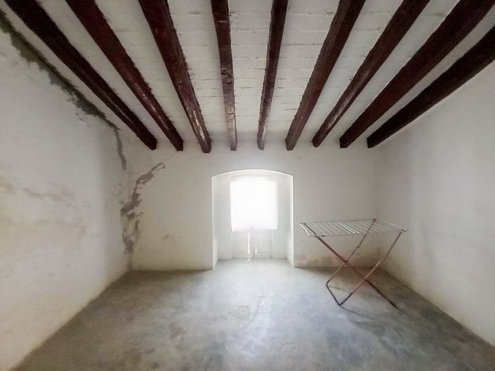 Image No.28-8 Bed Townhouse for sale