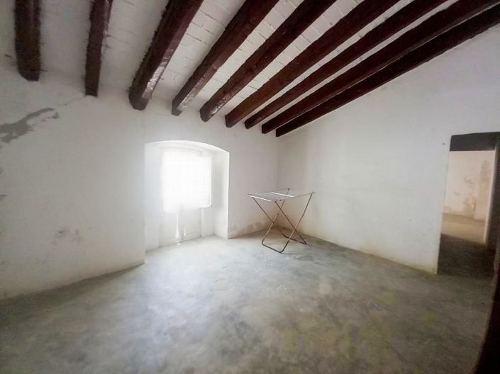 Image No.29-8 Bed Townhouse for sale