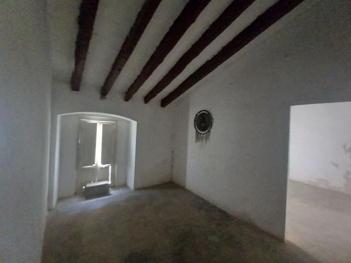 Image No.30-8 Bed Townhouse for sale