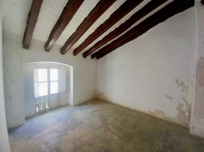Image No.31-8 Bed Townhouse for sale