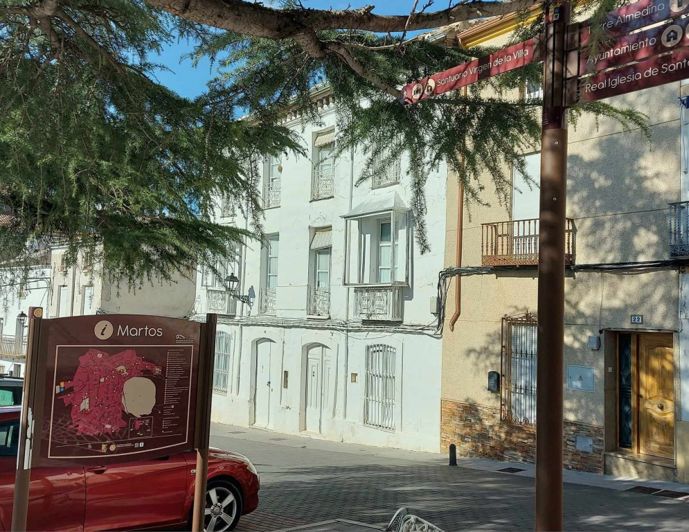 Image No.41-8 Bed Townhouse for sale