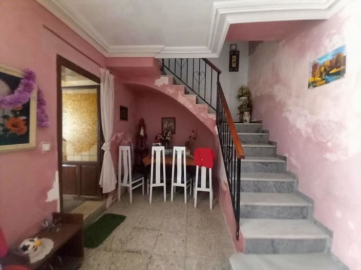 Image No.10-8 Bed Townhouse for sale