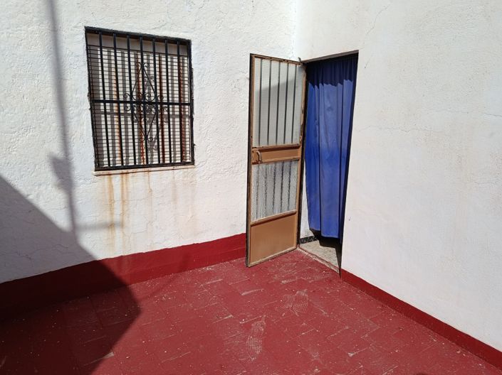 Image No.10-7 Bed Townhouse for sale