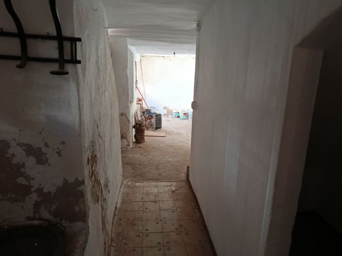 Image No.16-7 Bed Townhouse for sale