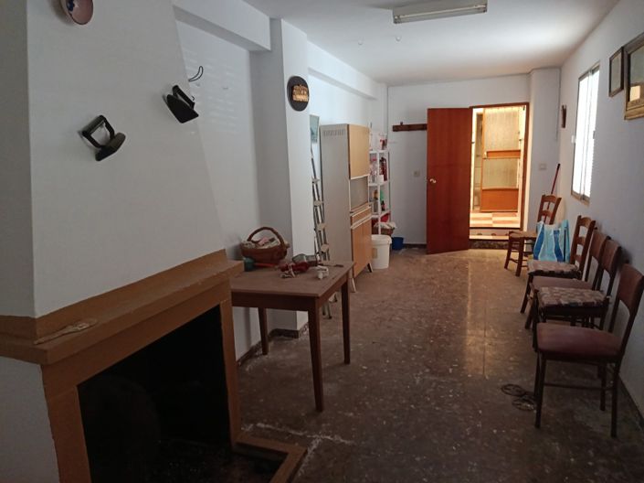 Image No.18-7 Bed Townhouse for sale