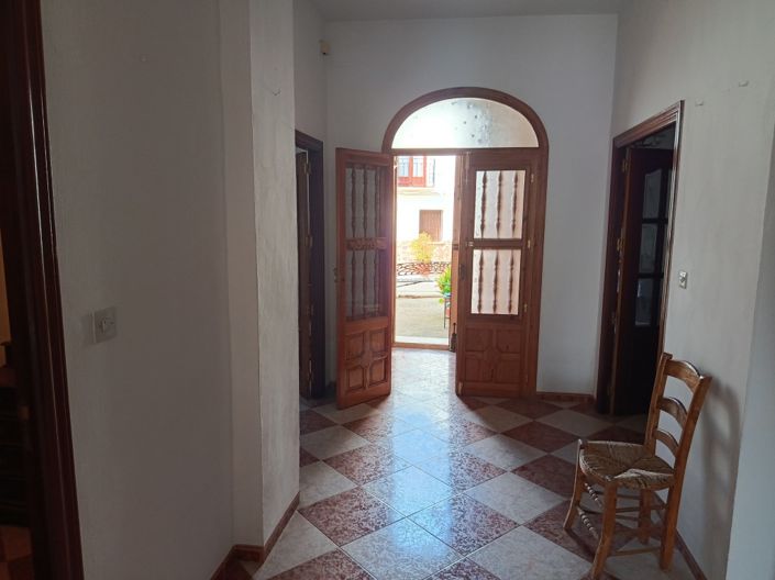 Image No.3-7 Bed Townhouse for sale
